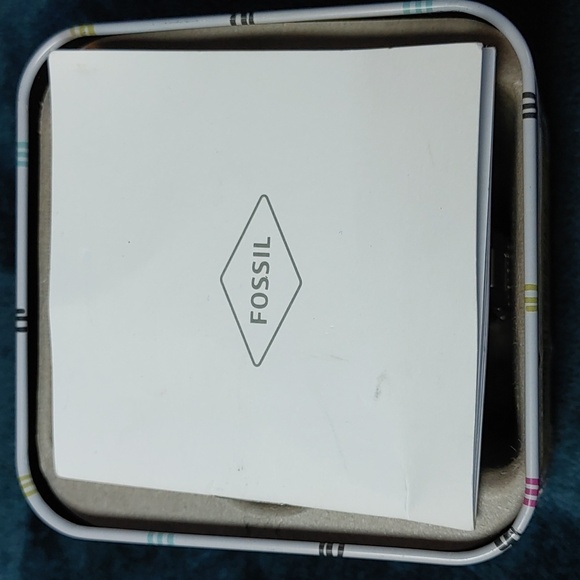 Virginia Silver Quartz Fossil Watch With Crystal Accents - Picture 14 of 15